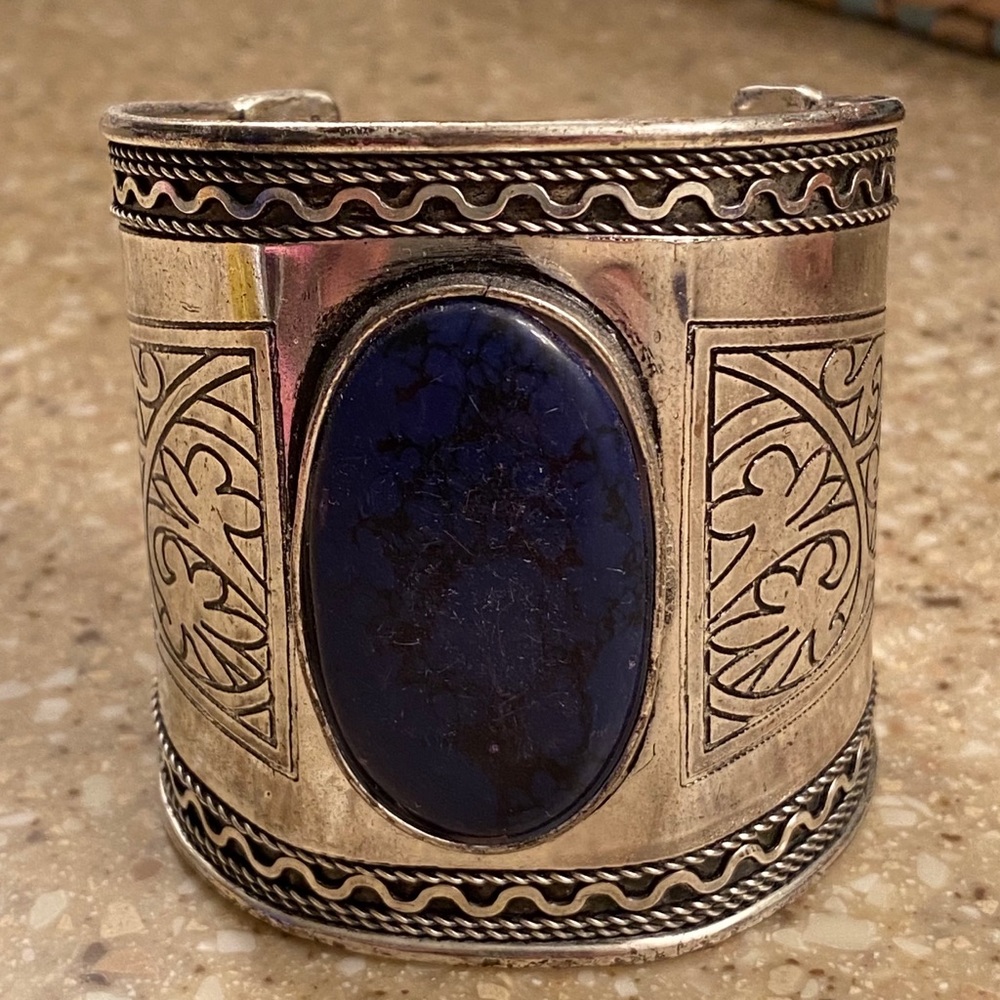 Adjustable bracelet w/ blue rock